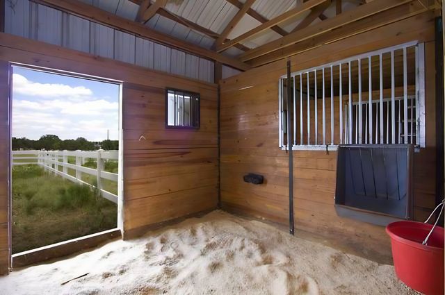 1077 Cardinal Drive, Bartonville, TX 76226