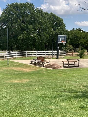 1077 Cardinal Drive, Bartonville, TX 76226