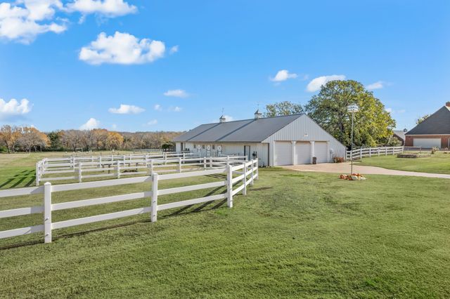 1077 Cardinal Drive, Bartonville, TX 76226