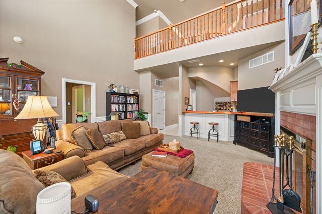 1077 Cardinal Drive, Bartonville, TX 76226