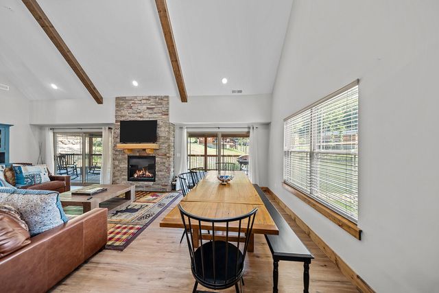 523 Tall Timbers Way, Hollister, MO 65672