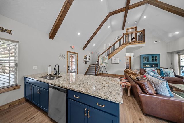 523 Tall Timbers Way, Hollister, MO 65672
