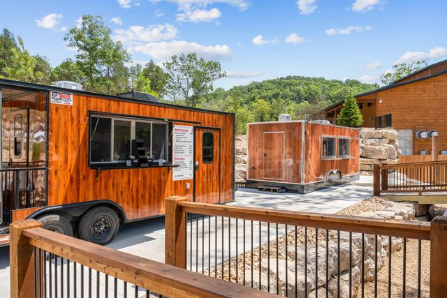 523 Tall Timbers Way, Hollister, MO 65672