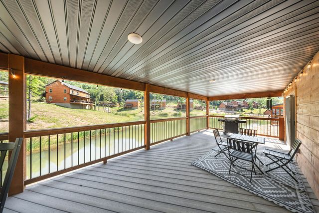 523 Tall Timbers Way, Hollister, MO 65672