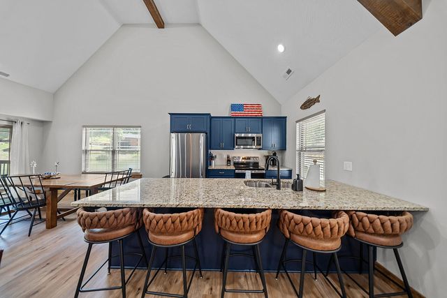 523 Tall Timbers Way, Hollister, MO 65672