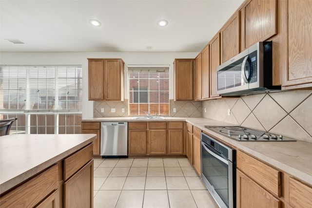 1113 Arbor Gate Drive, Garland, TX 75040