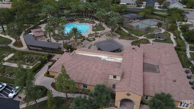 10026 Besancon Way, Bakersfield, CA 93306