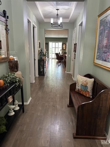 10026 Besancon Way, Bakersfield, CA 93306