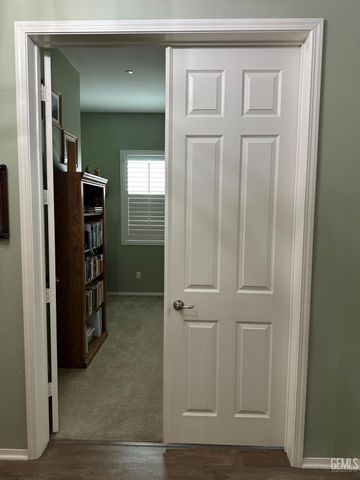 10026 Besancon Way, Bakersfield, CA 93306