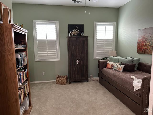 10026 Besancon Way, Bakersfield, CA 93306