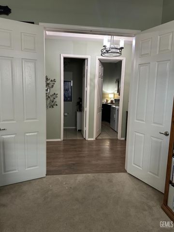 10026 Besancon Way, Bakersfield, CA 93306