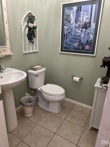 10026 Besancon Way, Bakersfield, CA 93306