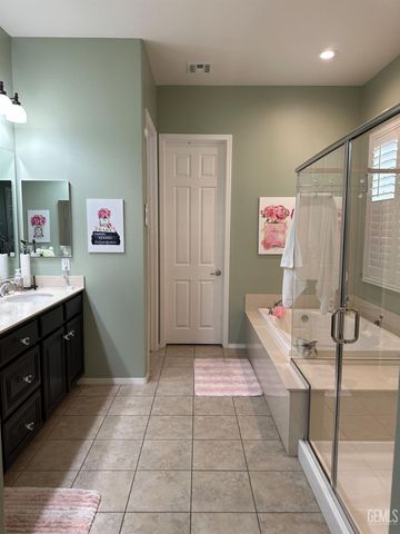 10026 Besancon Way, Bakersfield, CA 93306