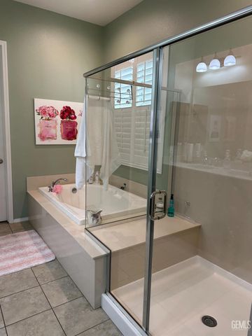 10026 Besancon Way, Bakersfield, CA 93306