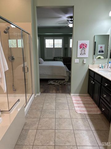 10026 Besancon Way, Bakersfield, CA 93306