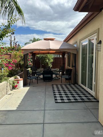 10026 Besancon Way, Bakersfield, CA 93306