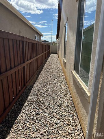 10026 Besancon Way, Bakersfield, CA 93306