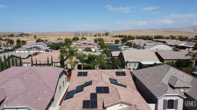 10026 Besancon Way, Bakersfield, CA 93306