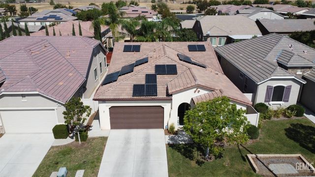 10026 Besancon Way, Bakersfield, CA 93306