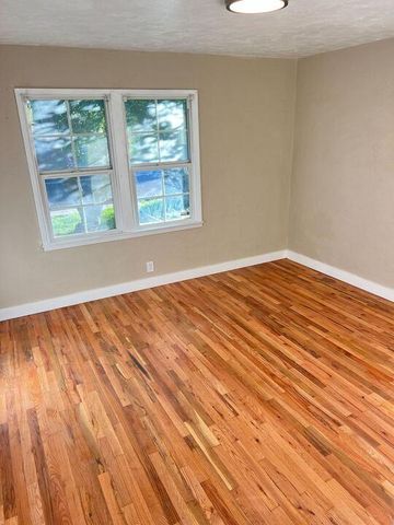 2049 Miller Ave, Modesto, CA 95354