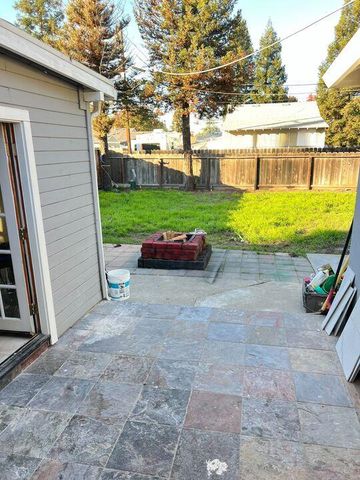 2049 Miller Ave, Modesto, CA 95354