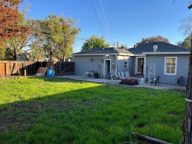 2049 Miller Ave, Modesto, CA 95354