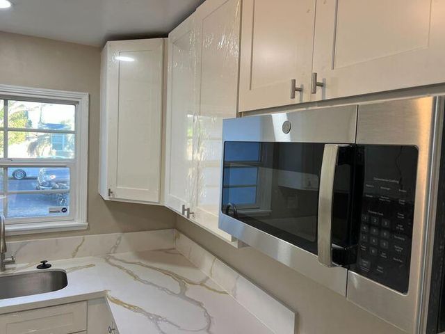 2049 Miller Ave, Modesto, CA 95354