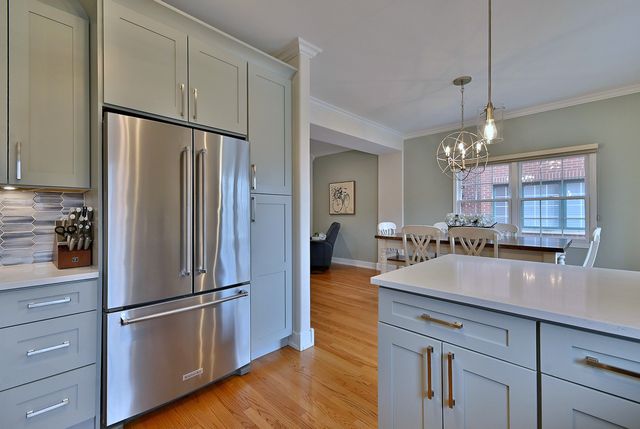 142 W 3rd Street 142, Elmhurst, IL 60126