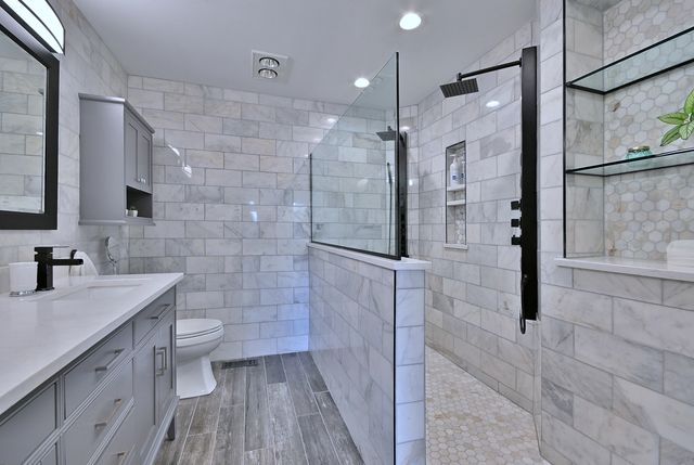 142 W 3rd Street 142, Elmhurst, IL 60126