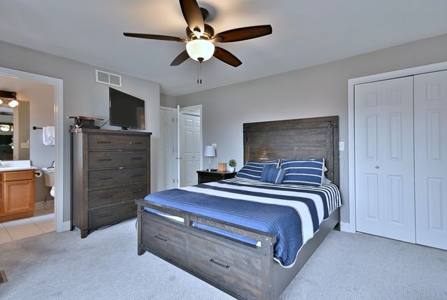 142 W 3rd Street 142, Elmhurst, IL 60126