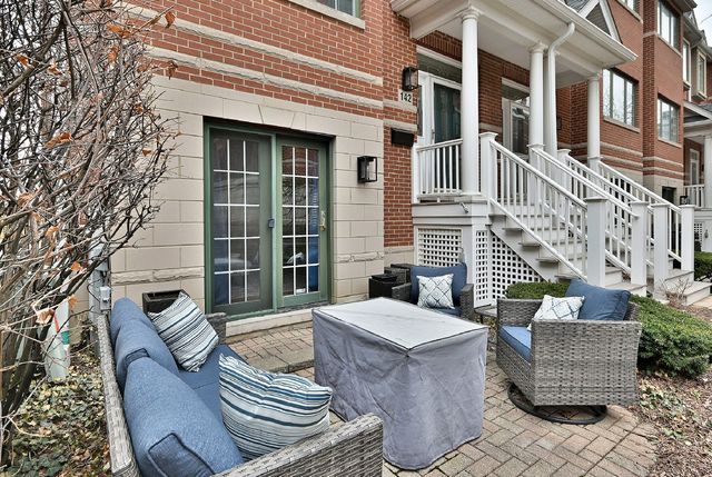 142 W 3rd Street 142, Elmhurst, IL 60126