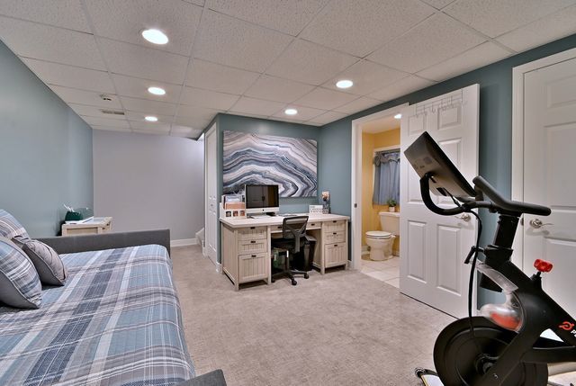 142 W 3rd Street 142, Elmhurst, IL 60126