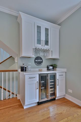 142 W 3rd Street 142, Elmhurst, IL 60126