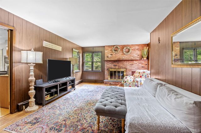 20 Audubon Gate, Miller Place, NY 11764