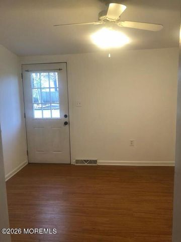 2130 Schoeberlein Avenue, Toms River, NJ 08753