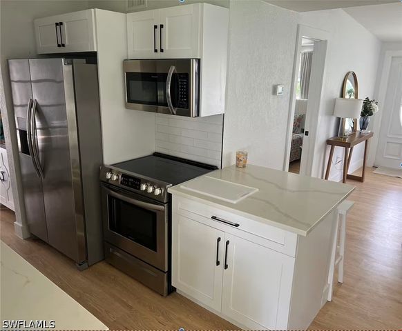 1220 Embassy Lane, Naples, FL 34104