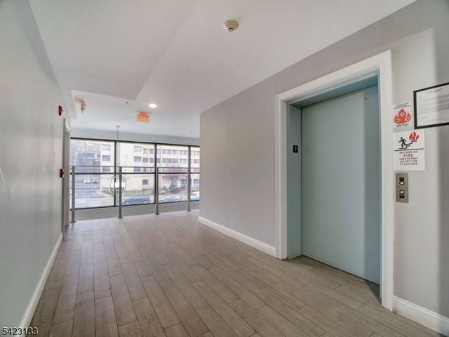 90 Clinton Ave 204, Newark City, NJ 07114
