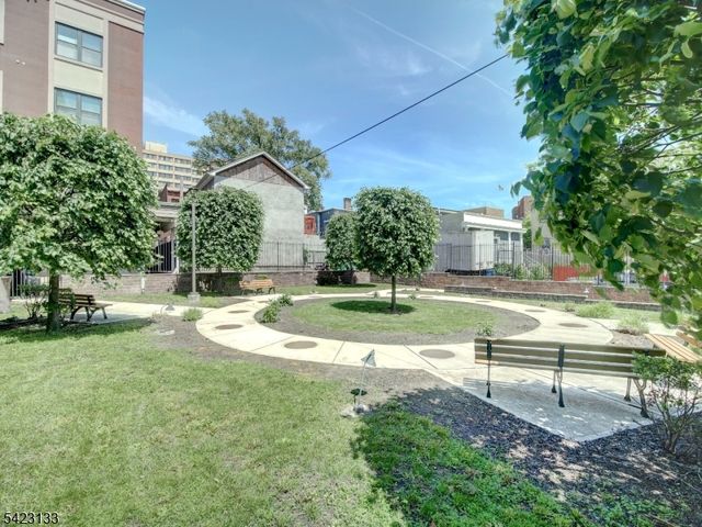 90 Clinton Ave 204, Newark City, NJ 07114