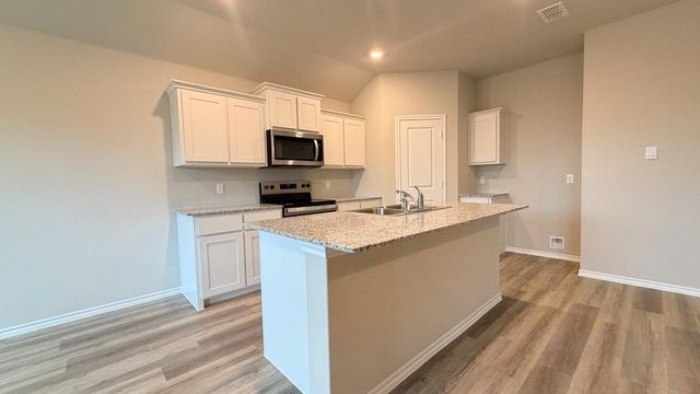 556 ARROYO Drive, Cleburne, TX 76033