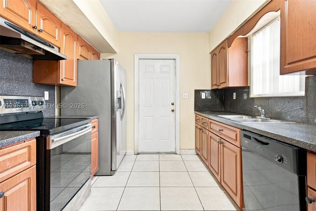 1760 NW 187th Ter, Miami Gardens, FL 33056