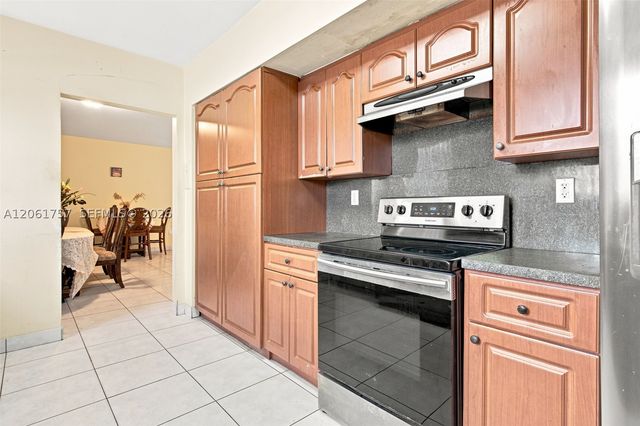 1760 NW 187th Ter, Miami Gardens, FL 33056