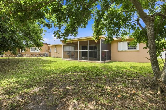 1760 NW 187th Ter, Miami Gardens, FL 33056