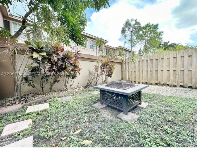 202 Riverwalk Cir, Sunrise, FL 33326