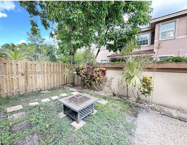 202 Riverwalk Cir, Sunrise, FL 33326