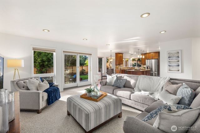 4510 66th Avenue W, University Place, WA 98466