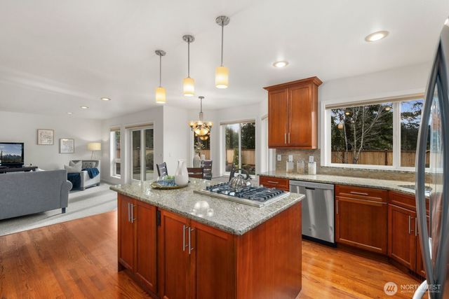 4510 66th Avenue W, University Place, WA 98466