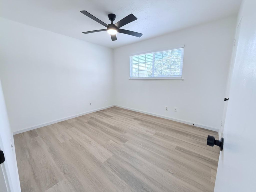 Image 13 of property listing at 1537 Gettysburg Avenue, Clovis, CA 93611