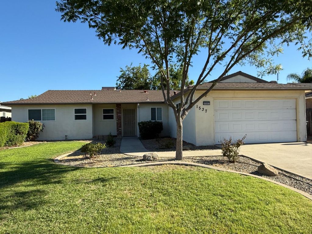 Image 2 of property listing at 1537 Gettysburg Avenue, Clovis, CA 93611