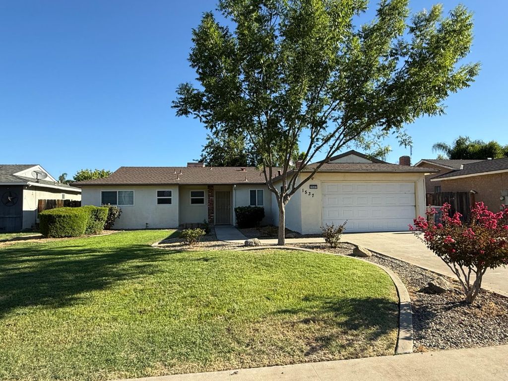 Image 21 of property listing at 1537 Gettysburg Avenue, Clovis, CA 93611