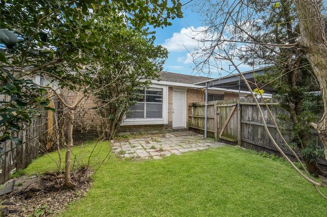 7265 Chasewood Drive, Houston, TX 77489